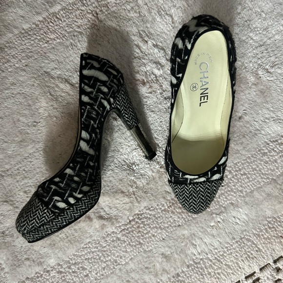 👠 CHANEL Patterned Heels/Pumps - Picture 1 of 7
